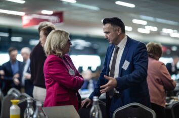 How Quickly Do You Get Photos After A Corporate Event? Delivery Times Explained (ireland 2026) - E17