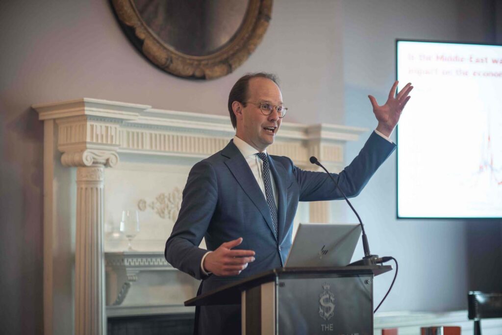 Corporate Photo Speaker Sjhelbourne Hotel Dublin - E17